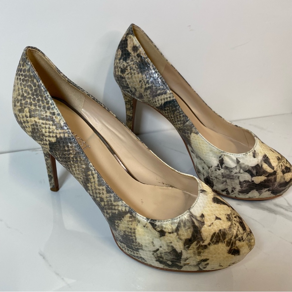 NINE WEST Women's "Juliette" Beige Gray Snakeskin Print Platform Heels Sz 6.5 - Picture 1 of 6